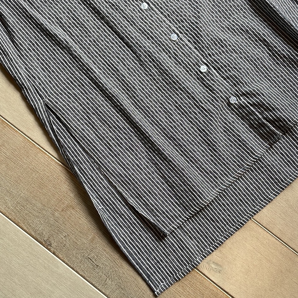 Button down side slit tunic - Picture 5 of 8